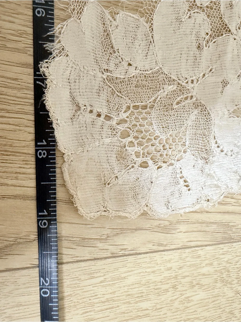 Antique Cream Alençon Lace Bridal Veil 93